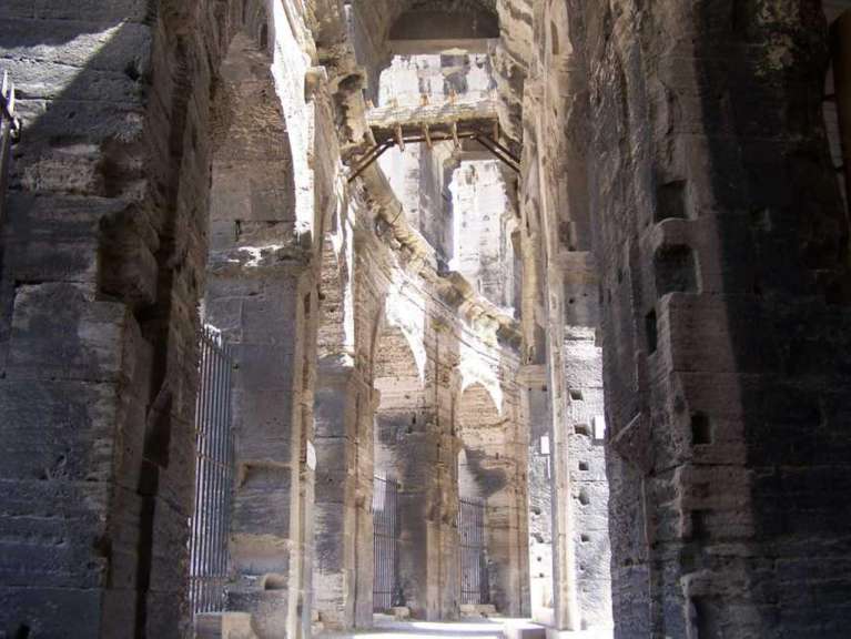 Colosseum von Arles – ©Dr. Isolde Maeder-Kruse Colosseum von Arles