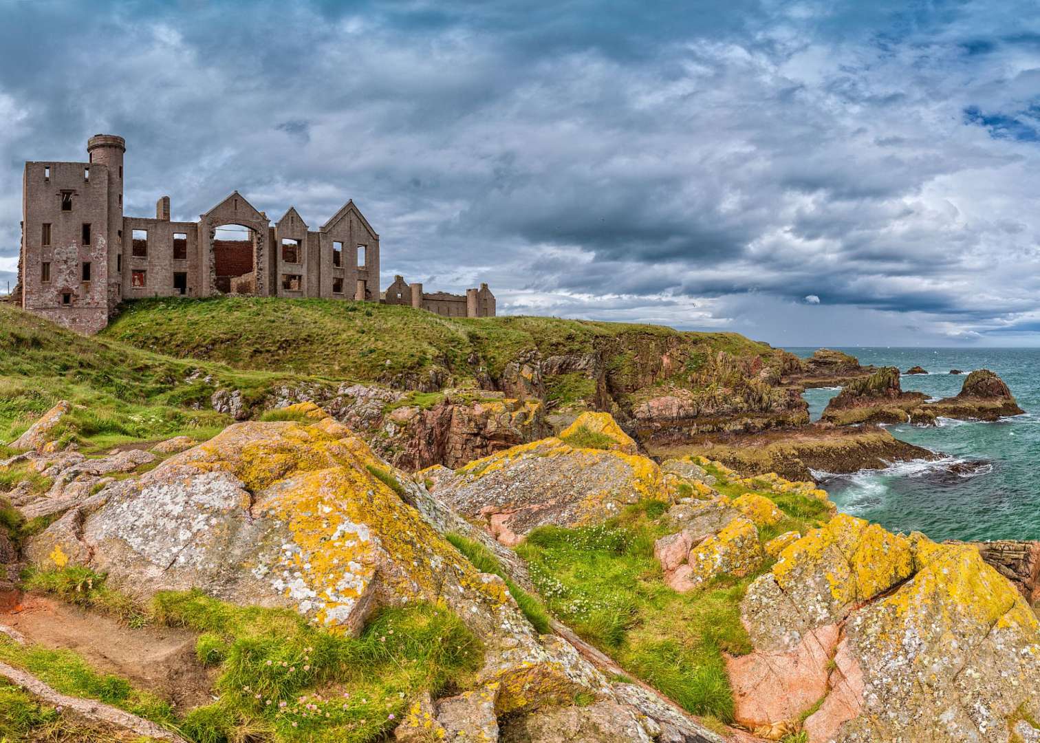 Imposante Küsten: Slains Castle in der Cruden Bay