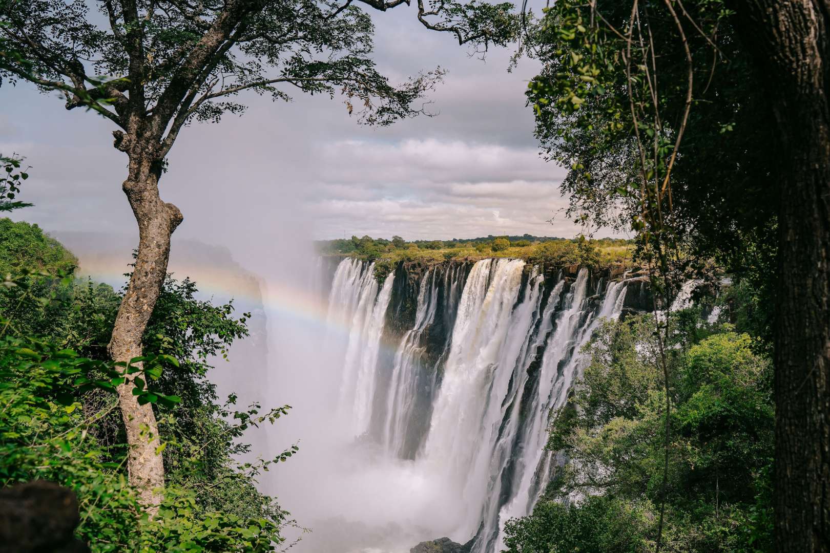 Imposante Fälle des Sambesi: Victoria Falls