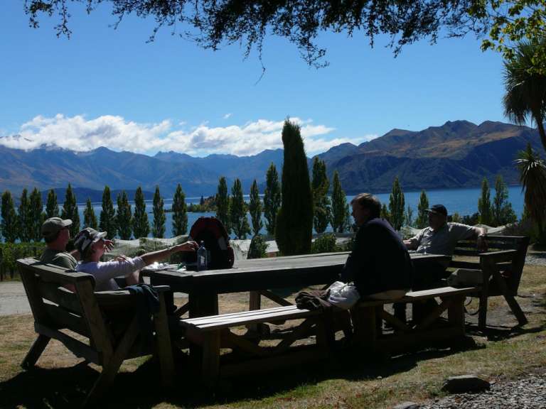 Rast im südlichlichsten Weingut am Lake Tarawera
