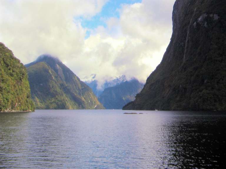  Doubtful Sound bei Sonnenschein