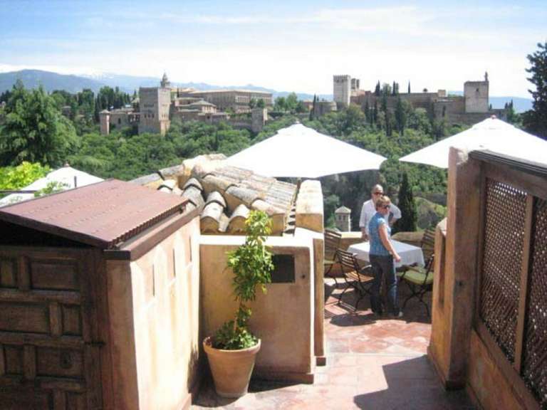 Granada: Blick auf die Alhambra vom Albaicin