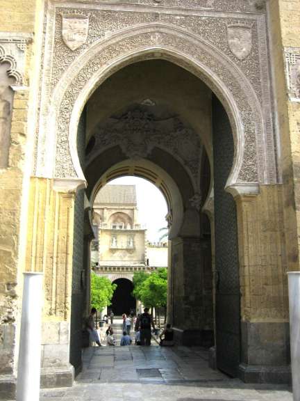 Córdoba: Mezquita, Eingang zum Orangenhof