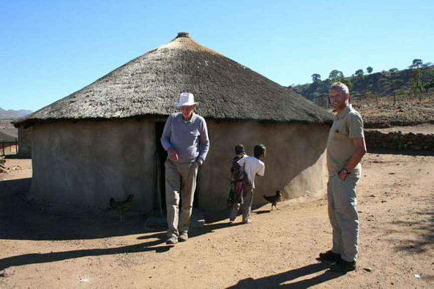 Im Kraal mit Vic bei den Zulus