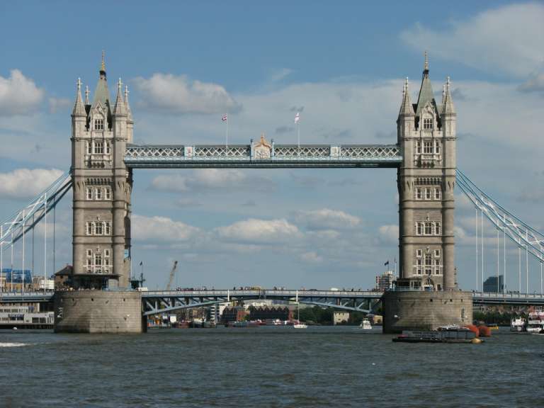 Tower-Bridge vom Boot aus