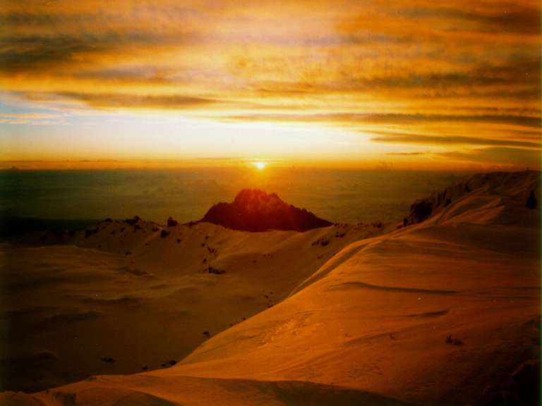 Unbeschreibliches Schauspiel: Sonnenaufgang am Gipfel