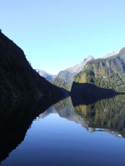 Morgendliche Stille auf der Kreuzfahrt in Fjordland