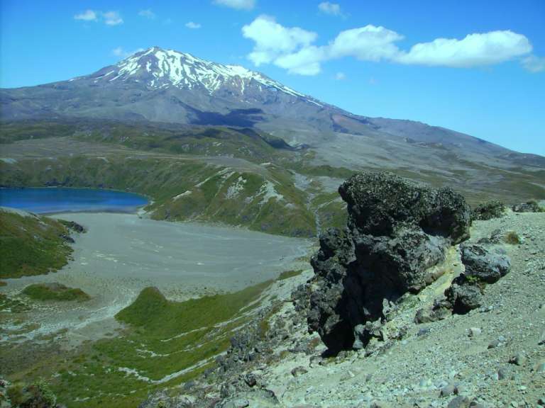 Mt. Ruapehu und Lower Tama Lake