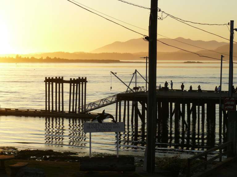 Abendstimmung im Hafen von Tofino