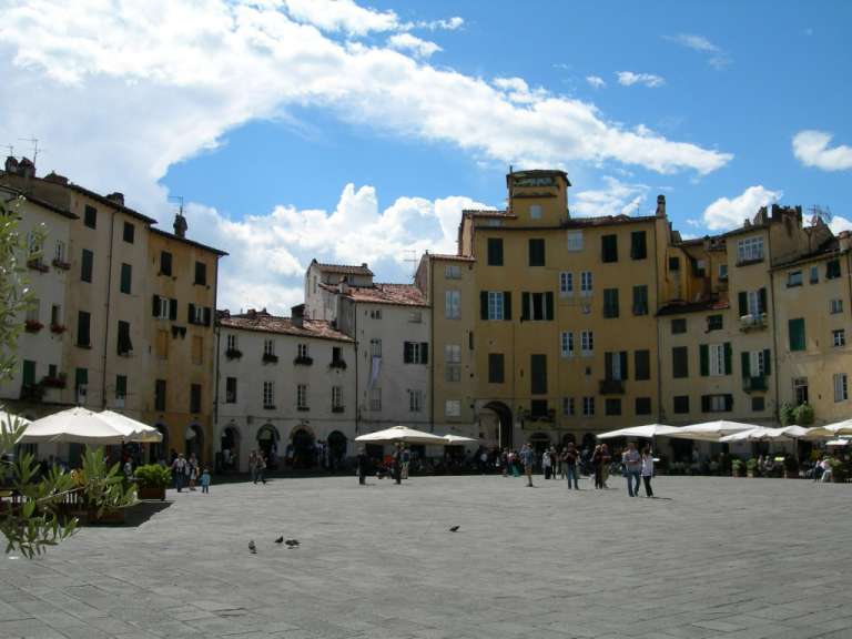Lucca - Piazza dell'Anfiteatro