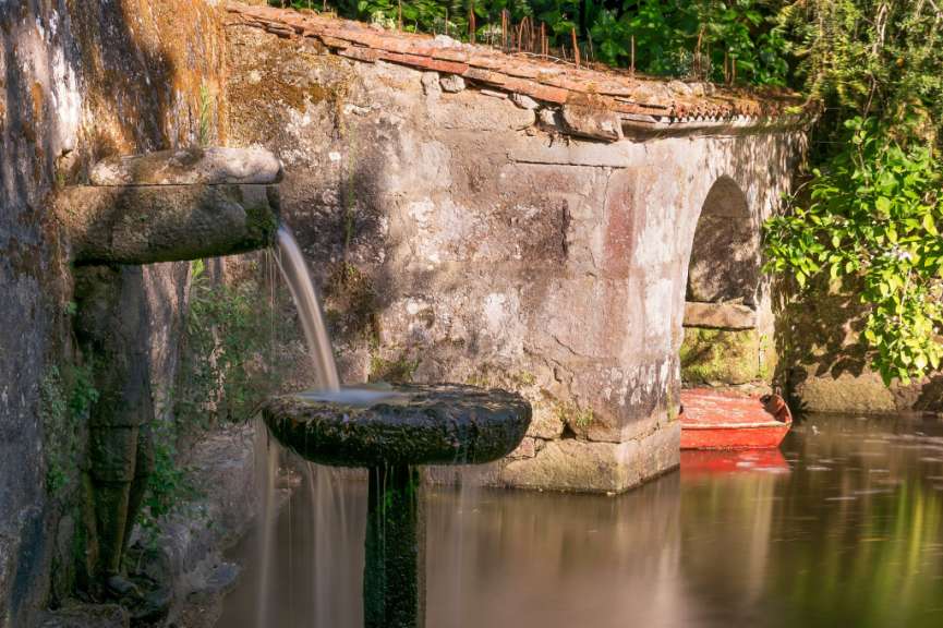 Blühender Garten mit Wasserspielen: Pazo de Oca