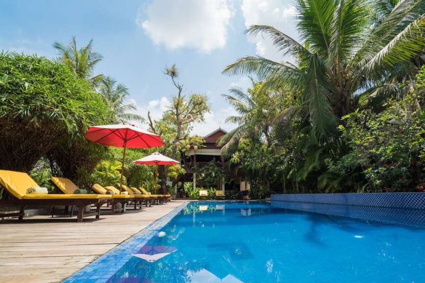 Garten mit Dschungelflair: Hotel in Komphong Thom