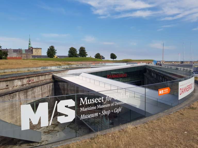 Das maritime museum der dänemarks befindet sich in einem tunnel