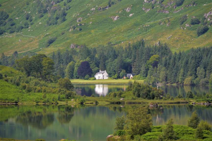 Am Ufer des Loch Katrine: Glengyle House