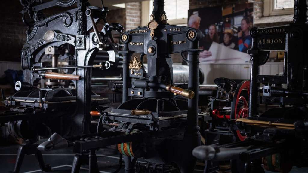 Eine Maschine mit der Aufschrift ‚ perkins & co. ‘ darauf