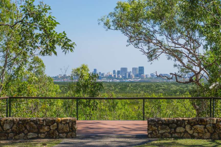 Ein Blick auf die Stadt von einem Aussichtspunkt