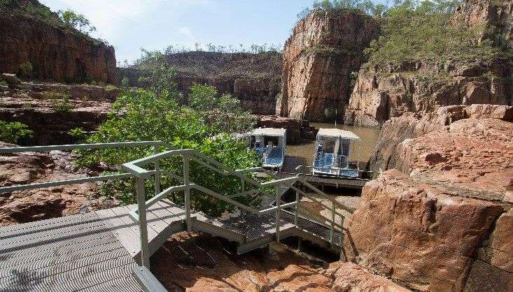 Bootsfahrt durch drei Schluchten