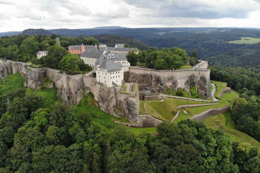 überblickt die Elbe: Festung Königstein