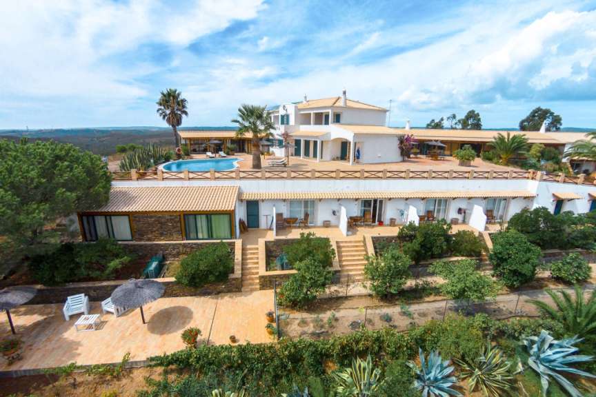 Zwischen Bergen und Meer: Hotel bei Lagos