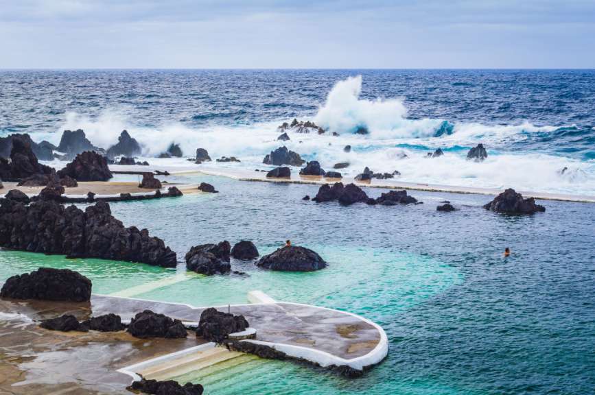 Baden im Atlantik: Piscinas Naturais de Porto Moniz