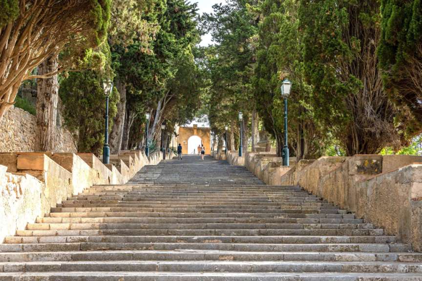 Treppe auf den Puig de Sant Salvador