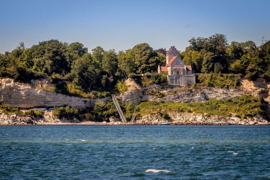 Teilweise abgestürzt: Alte Kirche von Højerup