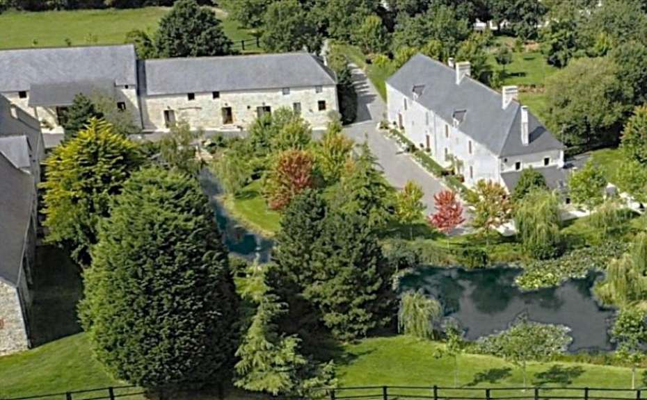 Historische Steingebäude: Reiterhof in Brévands