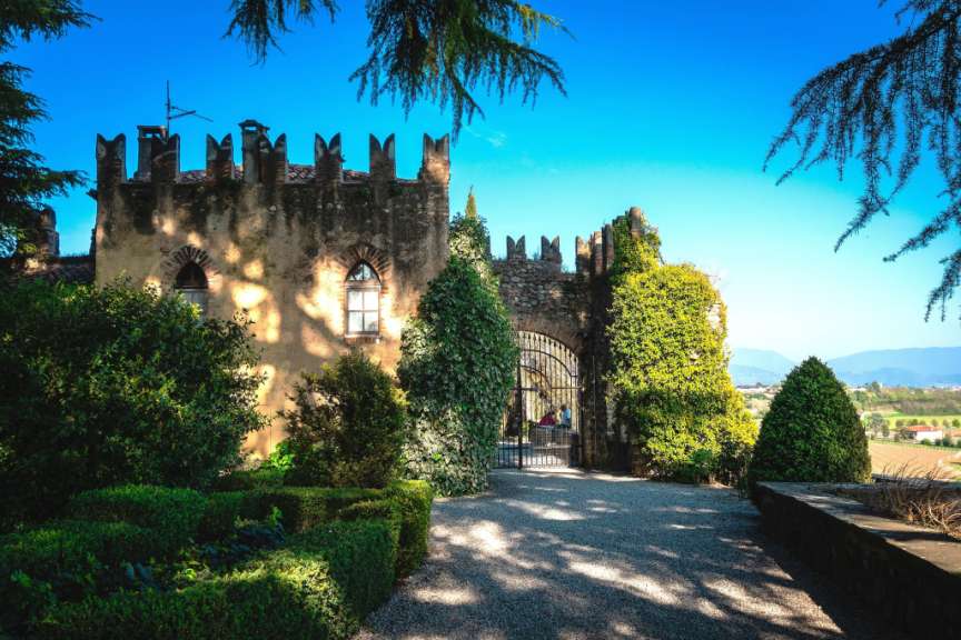 Castello di Bornato