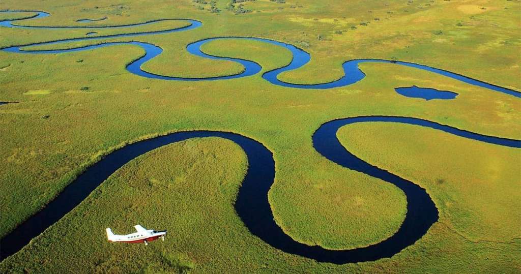 Flug über das Okavango Delta