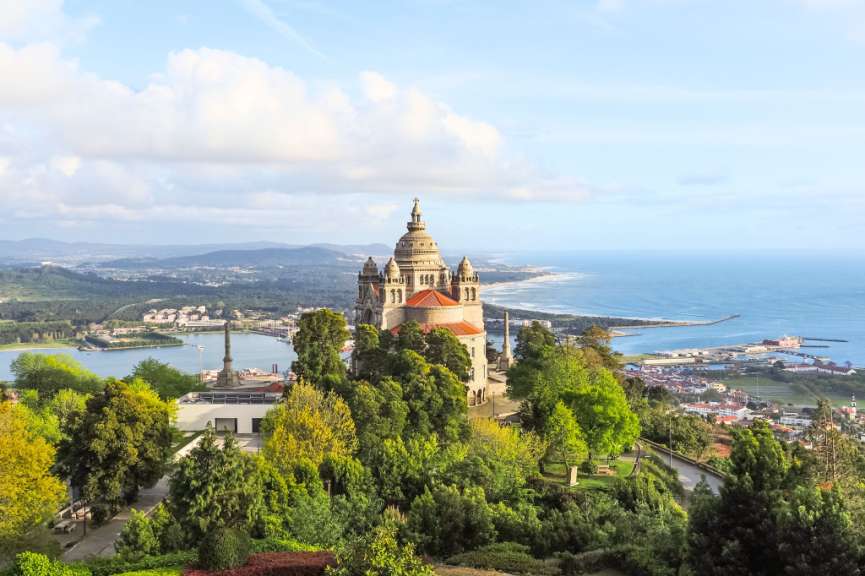 Blick auf Basilika Santa Luzia: Viana do Castelo