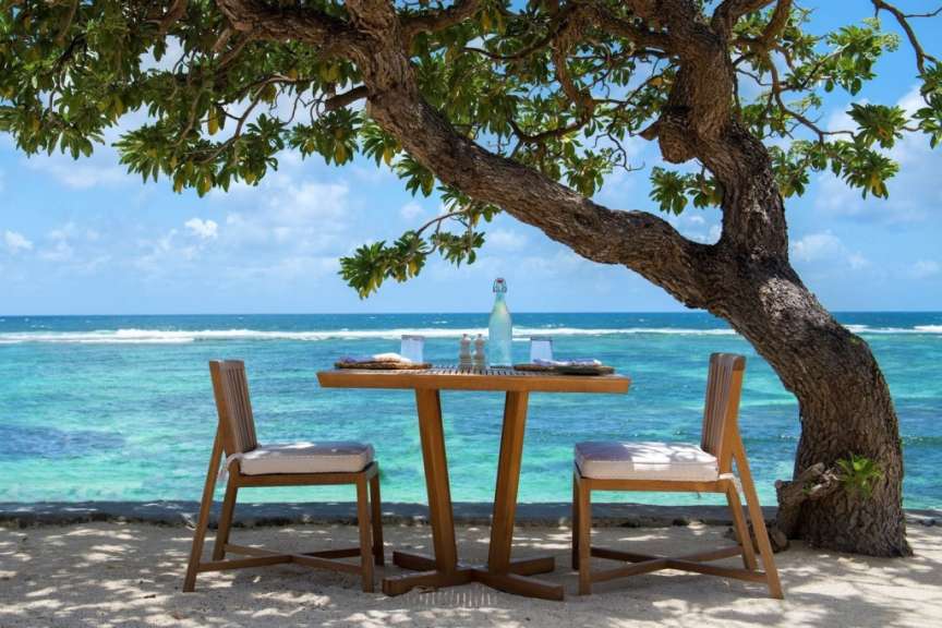 Tisch mit Meerblick