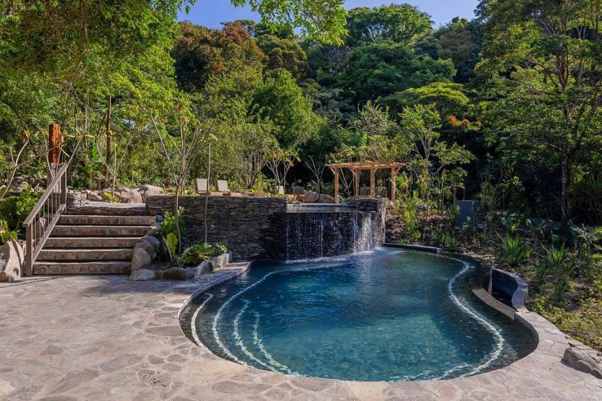 Erholung am Pool: Berglodge in Monteverde