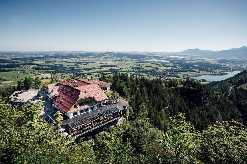 Exponierte Lage: Berghotel über Neuschwanstein