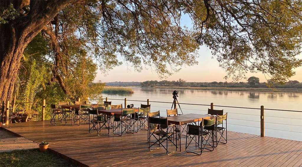 Blick auf den Fluss: Lodge am Okavango River