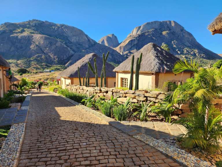 Blick auf die Berge: Lodge in Ambalavao