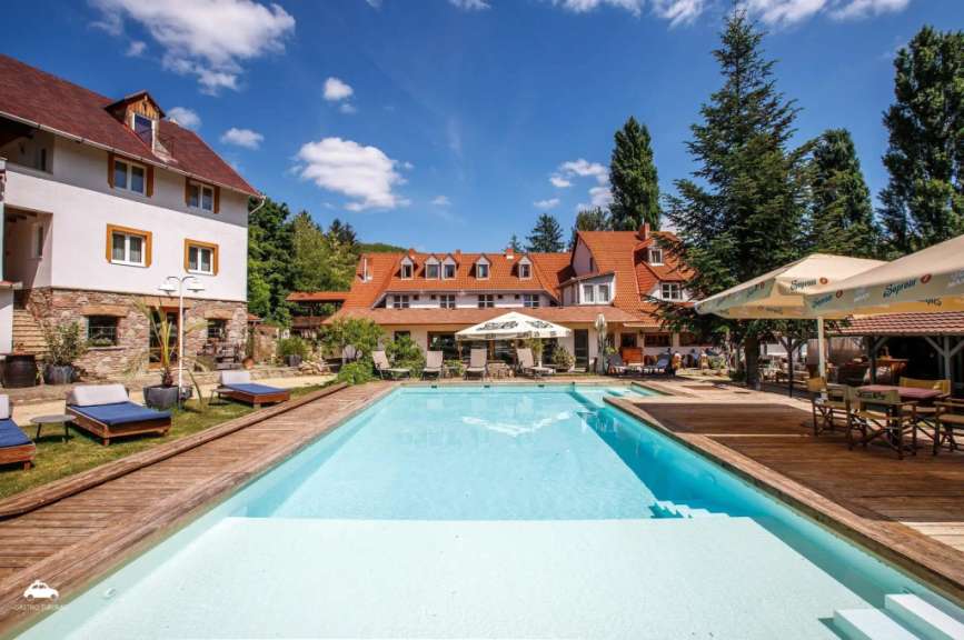 Hotel und Glamping: Resort in Noszvaj