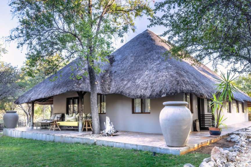 Im Osten von Etosha: großzügige Bushlodge