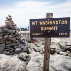 Ein Schild an der Spitze des Mt. washington