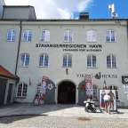 Ein weißes Gebäude mit der Aufschrift stavangerregionen havn