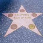 Ein hollywood-walk of fame-Stern auf dem Bürgersteig