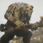 Ein riesiges Monster steht im Regen und hält einen Stock