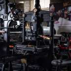 Eine Maschine mit der Aufschrift ' perkins & co. ' darauf