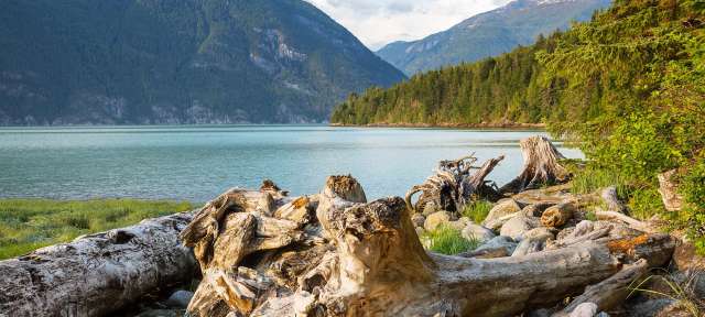 Kanada: Schöne Küste bei Sonnenuntergang in Bella Coola