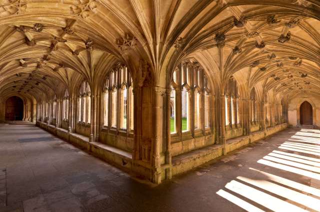Durch die Flure von Hogwarts spazieren: Lacock Abbey