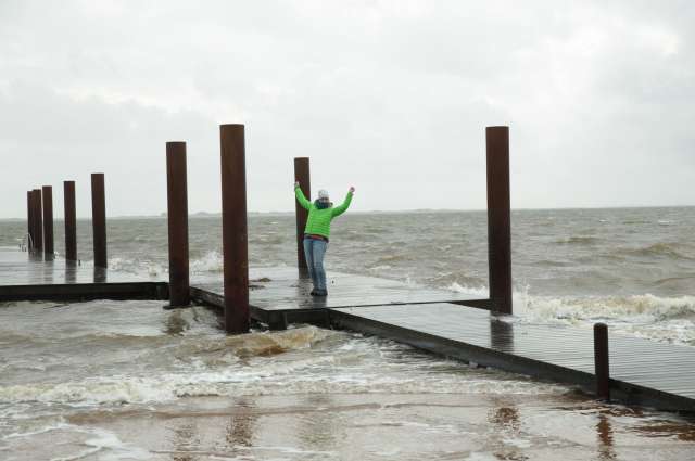 Wellenumtoster Steg