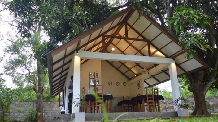 Offene Architektur: Countryside Hotel in Udawalawe
