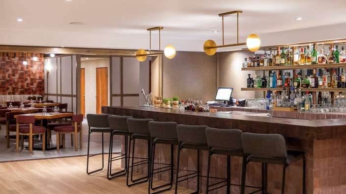 Restaurant/Bar