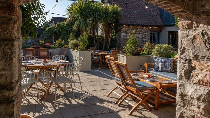 Gebäude aus dem 17. Jahrhundert: Pub in Lower Langford