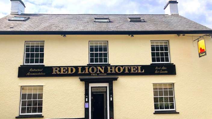 Das rote Löwenhotel ist ein freies Haus