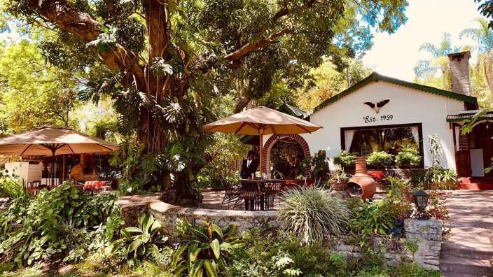 Liegt in privatem Wildreservat: Mount Meru Game Lodge